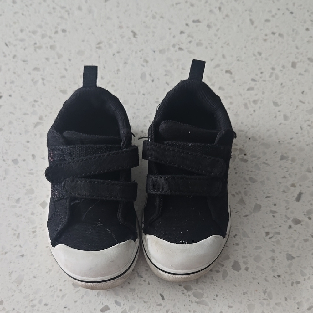 Black and White Sneakers for Everyday Comfort